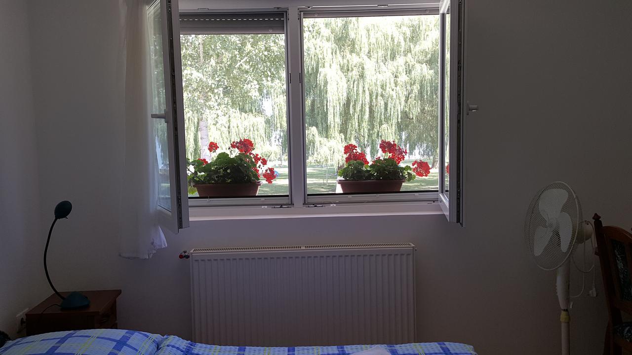 Balaton Panzio Bed & Breakfast Balatonberény Exterior foto